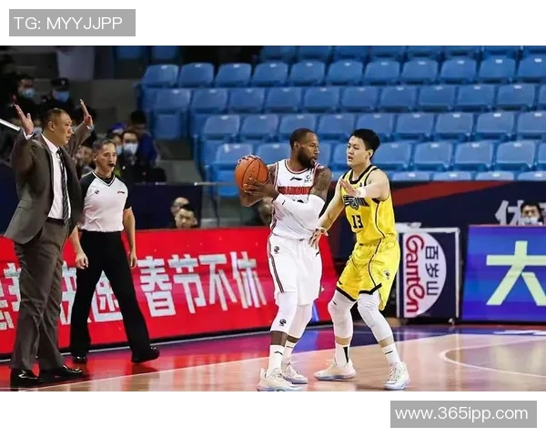 广州恒大与贵州队激战正酣比分悬念引发球迷热议