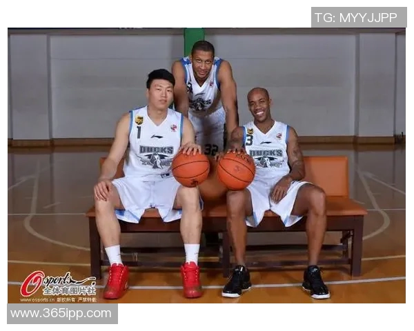 李根的篮球之路：从青涩少年到CBA明星的奋斗历程与心路历程