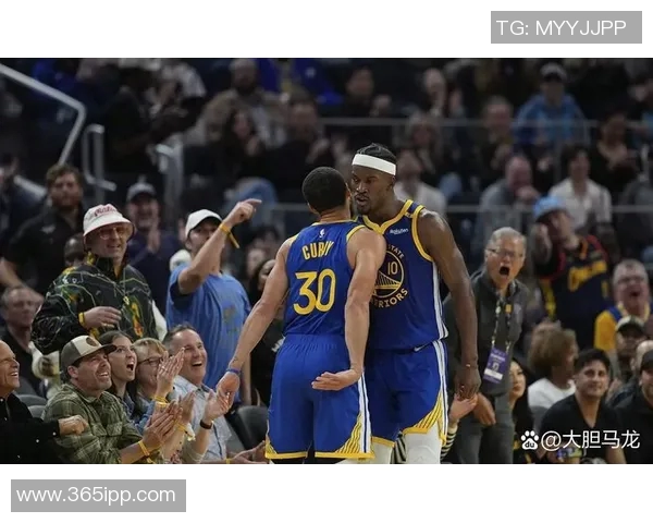 勇士队在主场以122比103战胜国王队展现强大实力和团队默契 勇士队在主场以122比103战胜国王队展现强大实力和团队默契