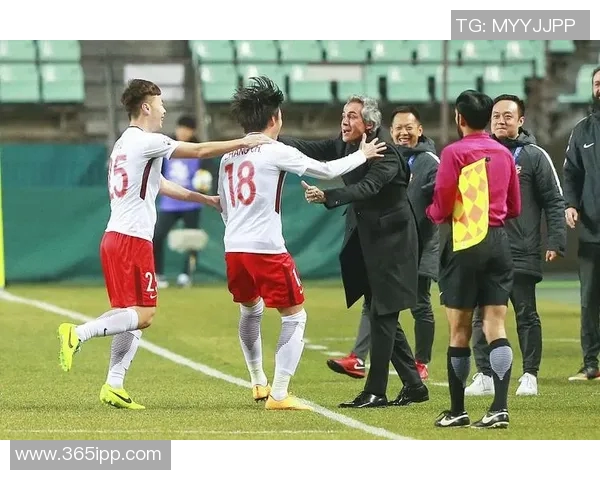 权健与辽宁开心全场的激烈对决展现足球魅力与团队精神的完美结合 权健与辽宁开心全场的激烈对决展现足球魅力与团队精神的完美结合