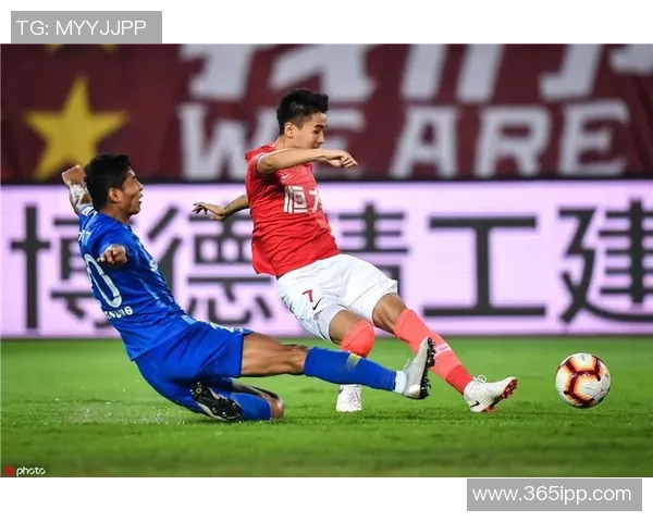 深圳与广州恒大足球对决直播全程回顾及精彩瞬间分析